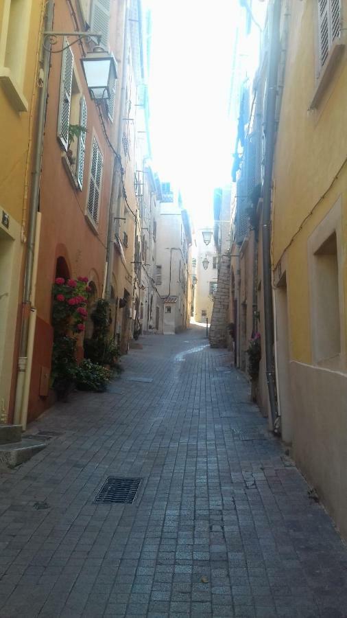 L'emilia Hyeres